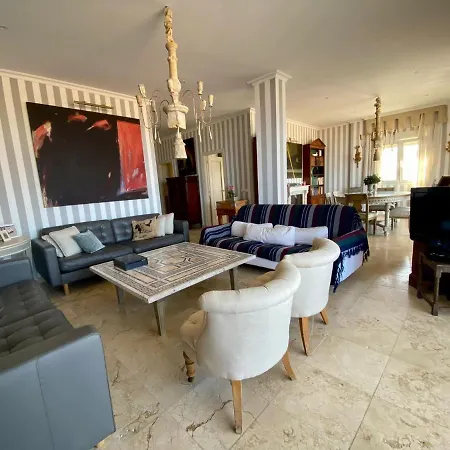 Tortuga's Paradise Apartment *